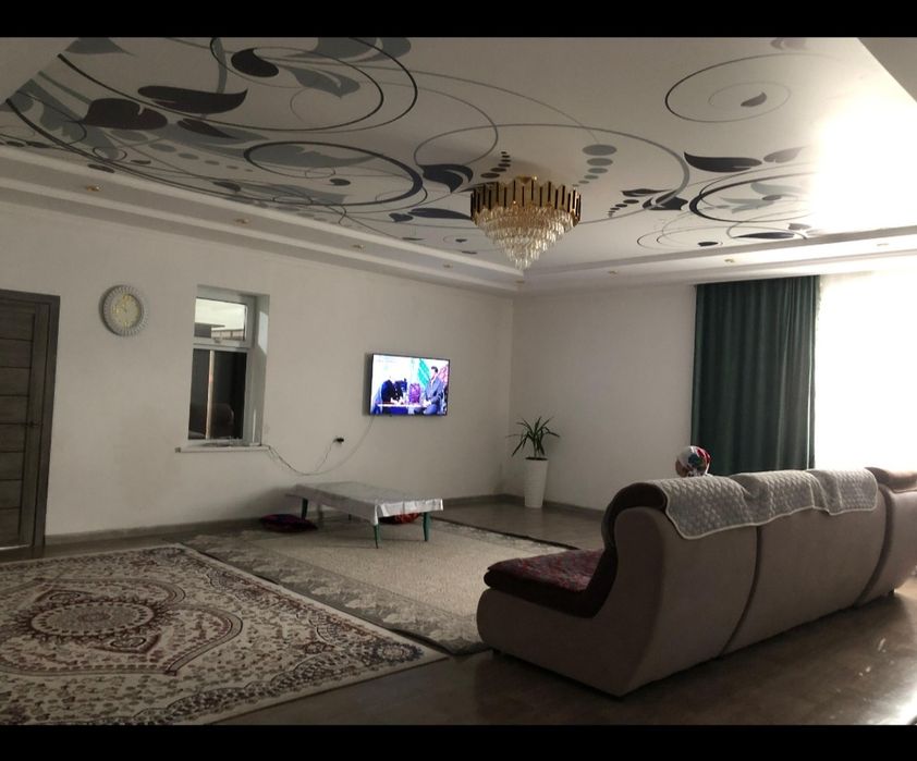 Очень большой, теплый дом.