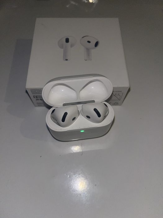 Apple AirPods 4 – като нови