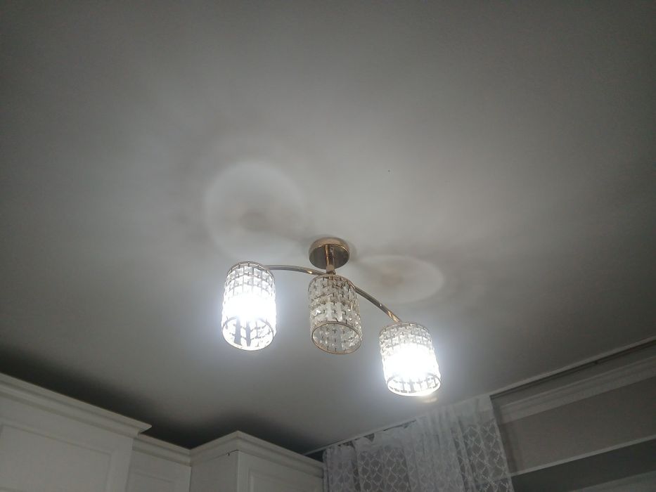 Продаю люстры самовывоз недорого