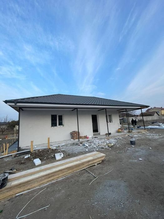 Vând case modulare pe structură metalică