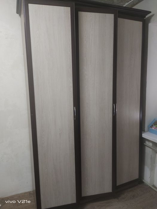 Продаю гардеробные шкафы.