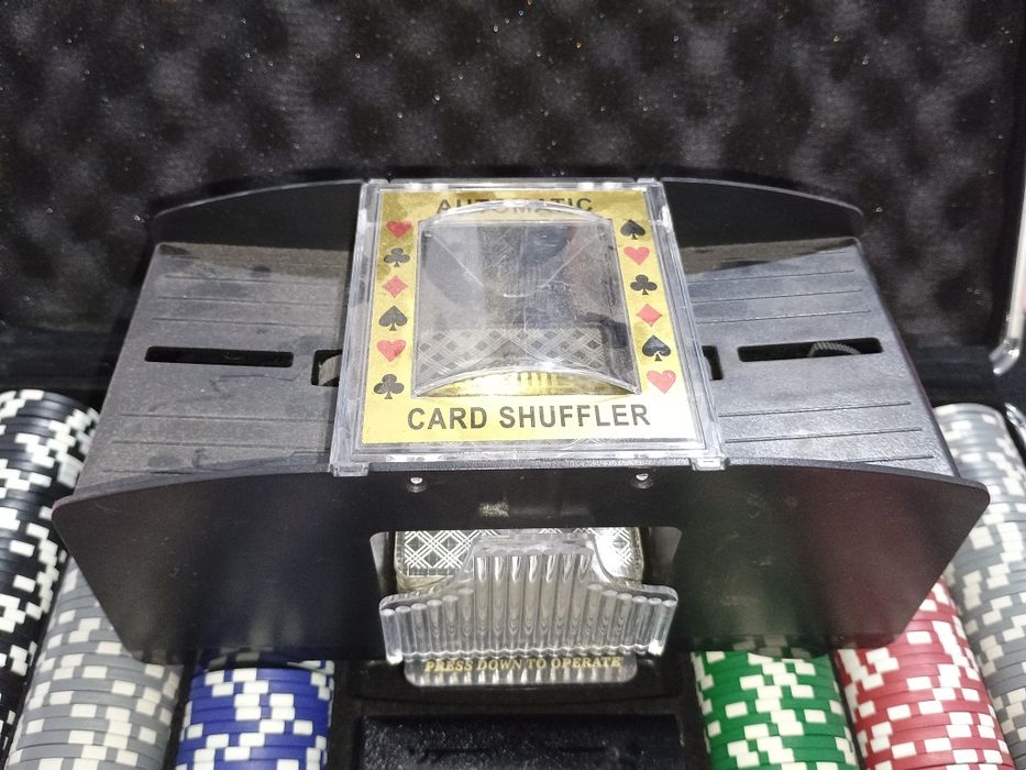 De vânzare poker