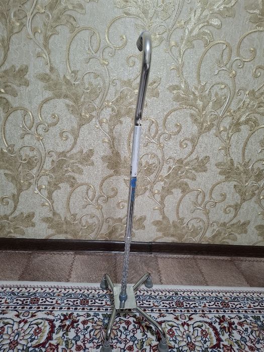 Трость четырехопорная