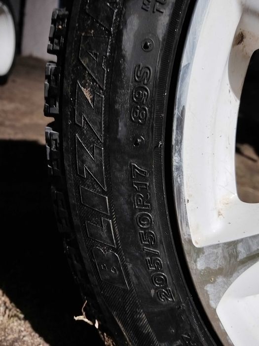 205 /50 R17 сатылады