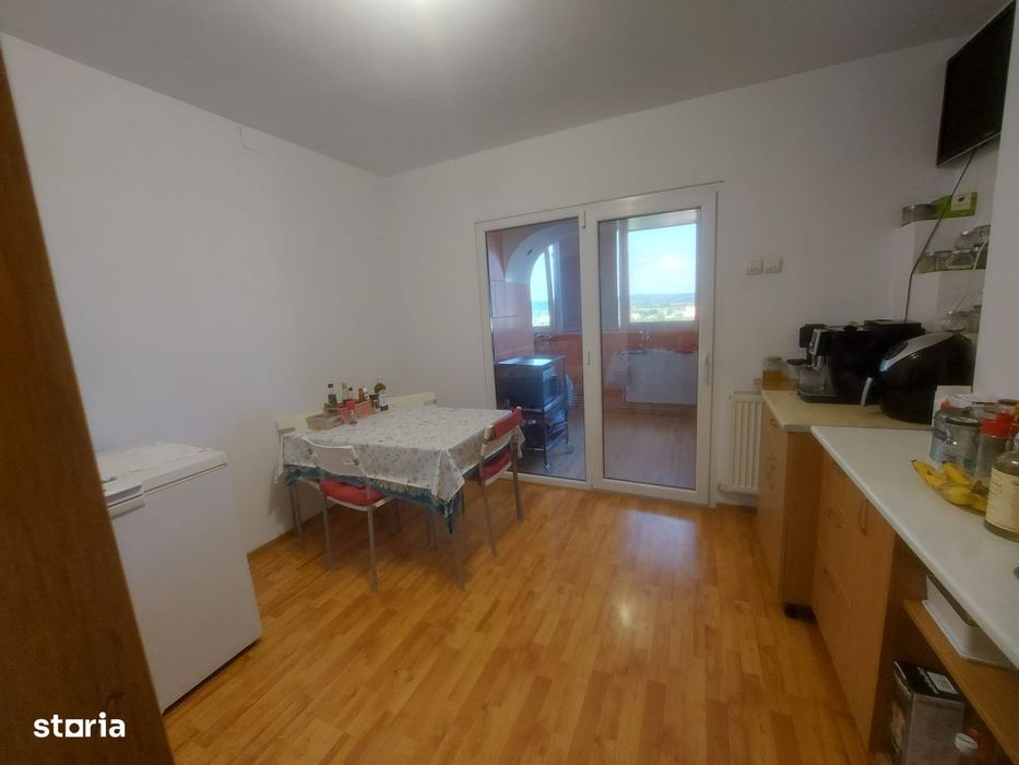 Vanzare apartament 3 camere, zona Tribunalul Nou Targoviste