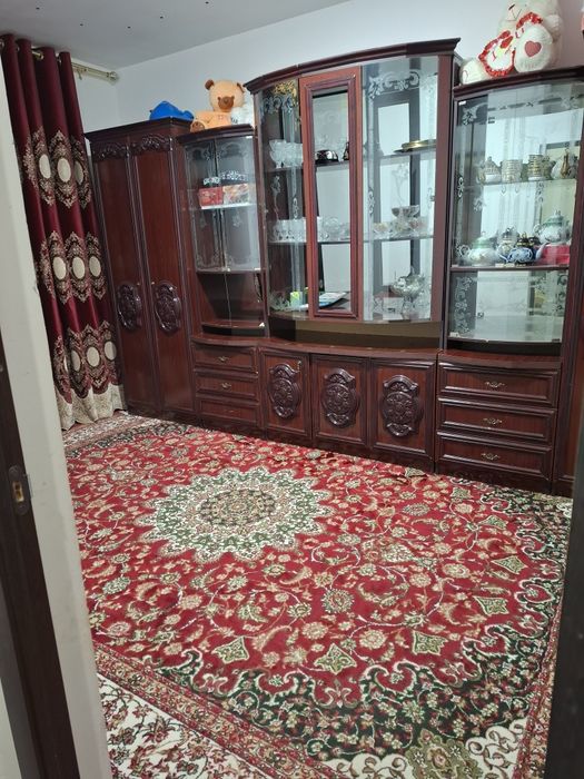 Mebelllar sotiladi. Spalniy nabor, stenka shkaf, kravat bir kishilik