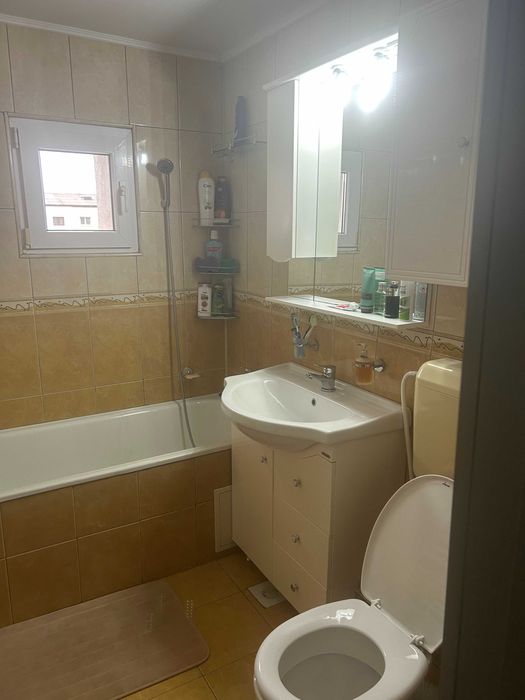 Ofer spre inchiriere apartament 3 camere, Bacau
