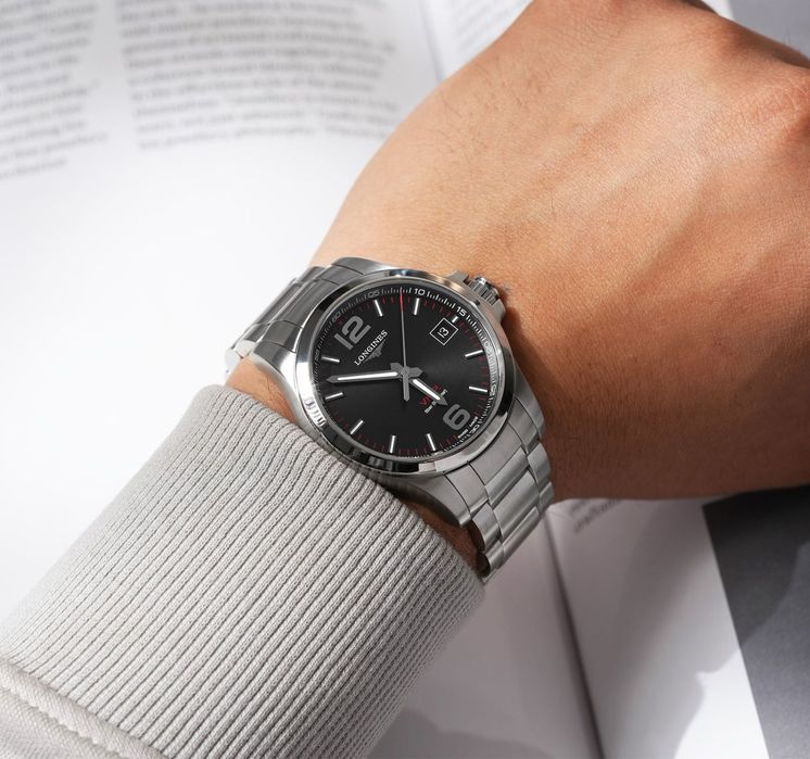 Швейцарские часы LONGINES  Conquest V.H.P. Кварцевый механизм