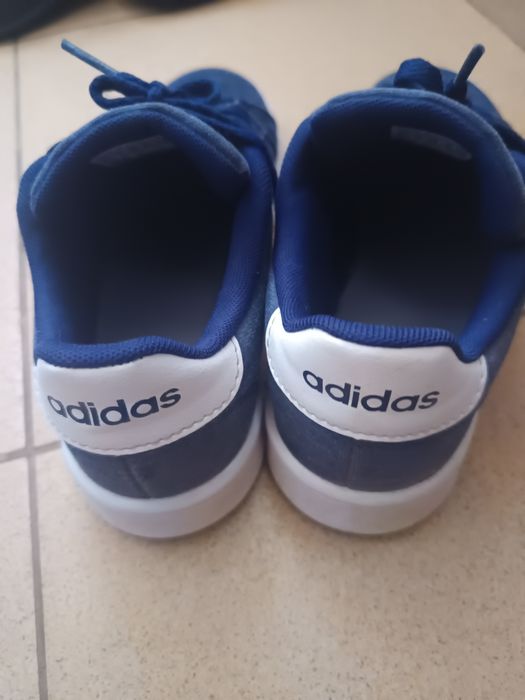 Маратонки 34 р-р Адидас с връзки