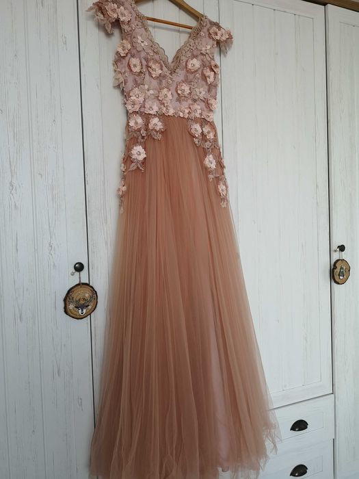 Vând rochii de gala, modele unicat