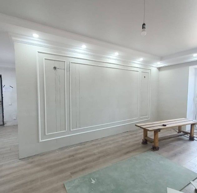 Поклейка обоев, галтели