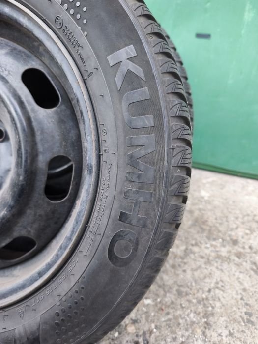 Зимни гуми 195/65/15 със джанти