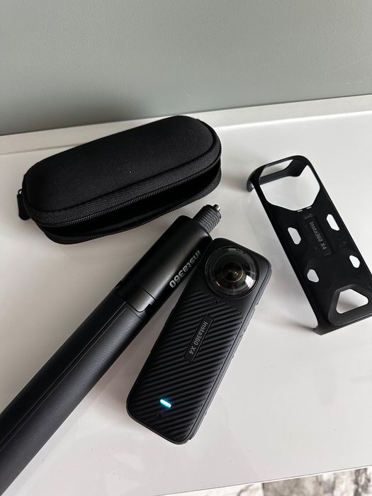 Екшън камера insta 360 x4