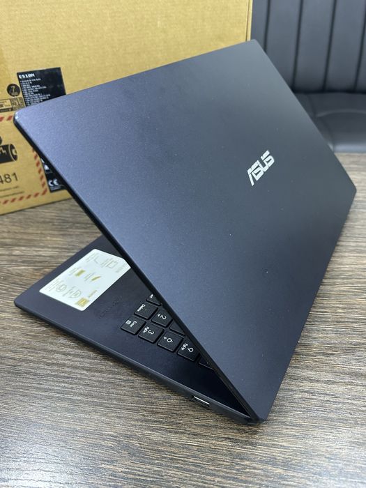 Офисный ноутбук ASUS E510M