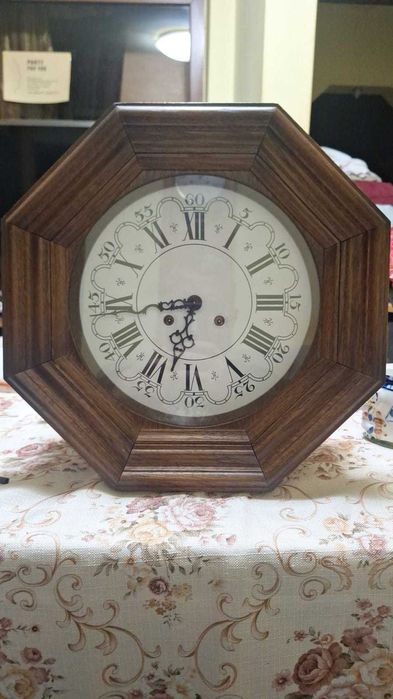 Ceas de perete mecanic