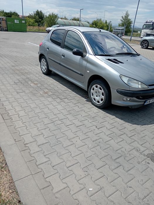Peugeot 206 1 4 benzina anul 2001
