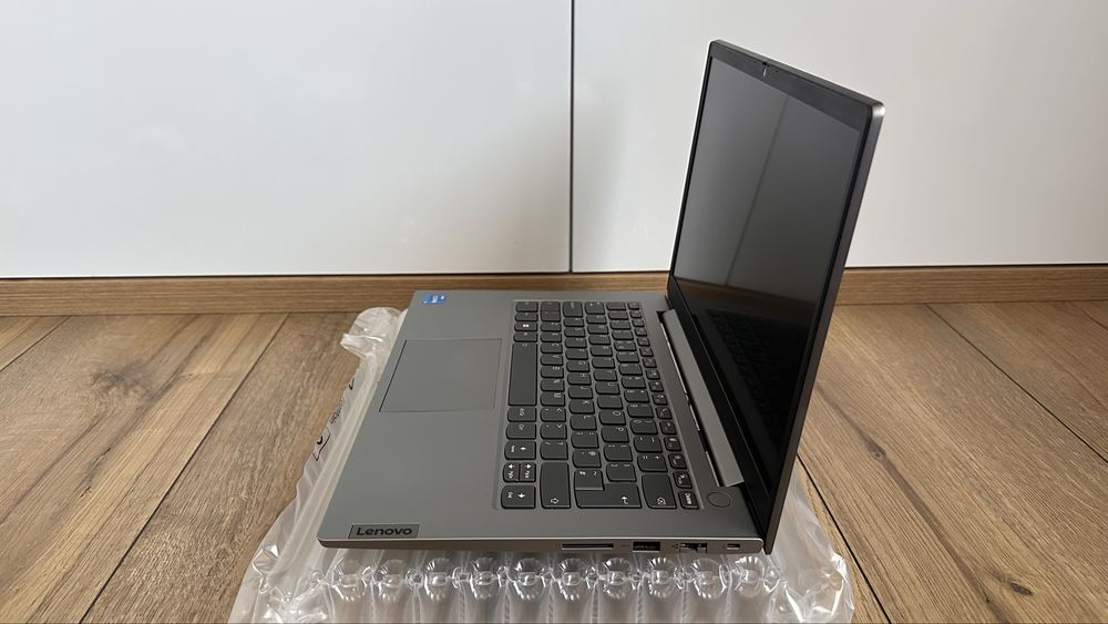 Лаптоп Lenovo Thinkbook 14 Gen 4 Intel i5-1235u 8GB RAM 256GB SSD Windows 11 Pro