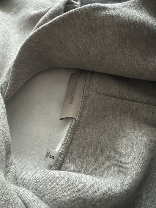 Essentials екип grey