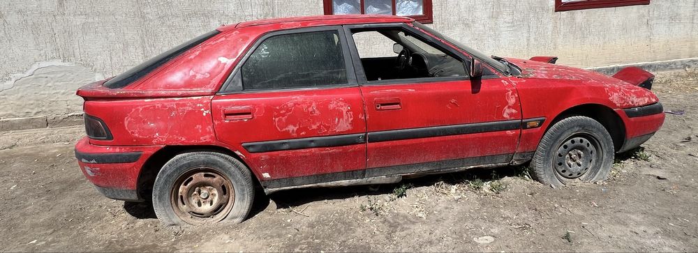 Mazda 323F BG.  требует ремонта