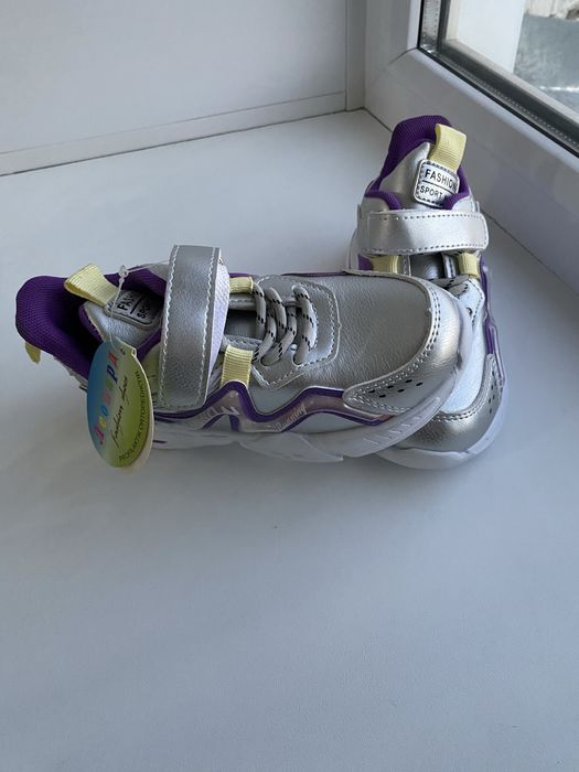 Кросовки для девочки.