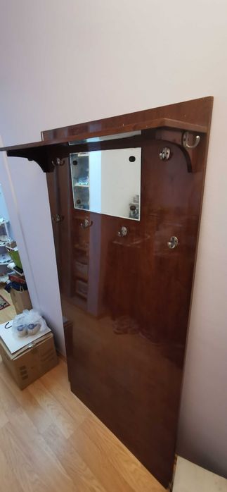 Cuier vintage din lemn masiv cu oglinda