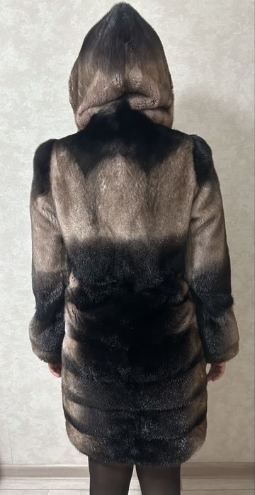 Продам норковую шубу