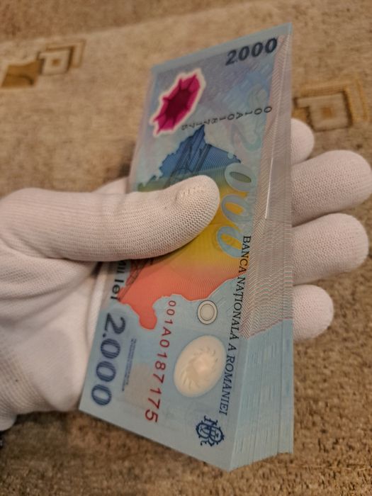 100 bancnote cu eclipsa, necirculate, consecutive