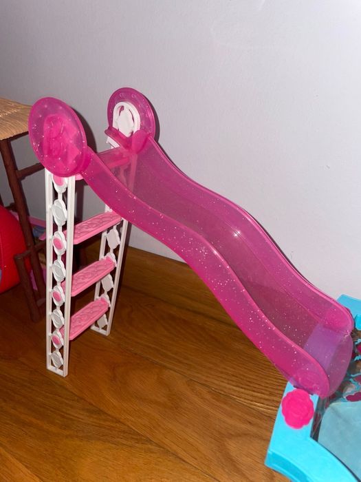 Jucării cu diverse accesorii