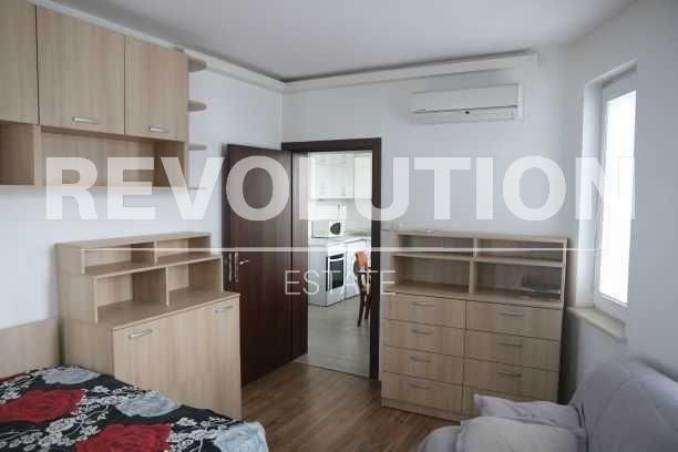 Дава се под наем Тристаен апартамент в Варна, Център - 70 кв.м за 500 € - Снимка #3