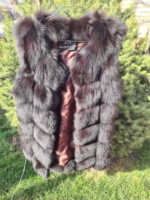 Песцовая, натуральная безрукавка