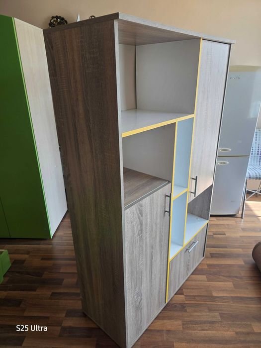 Детски гардероб с рафтове