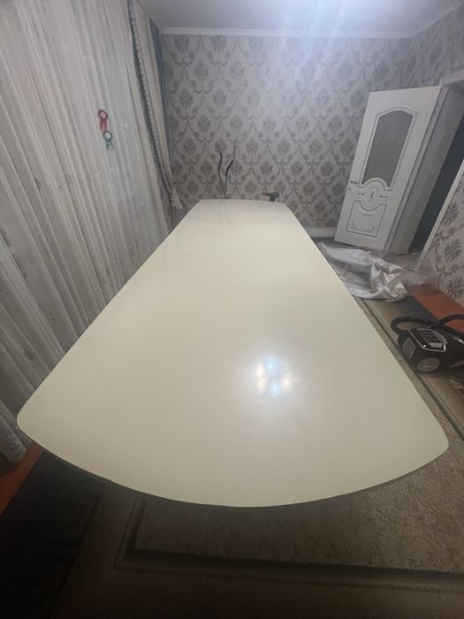 Стол на 18 персон