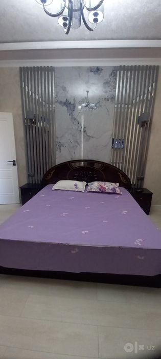 Spalniga divan sotiladi