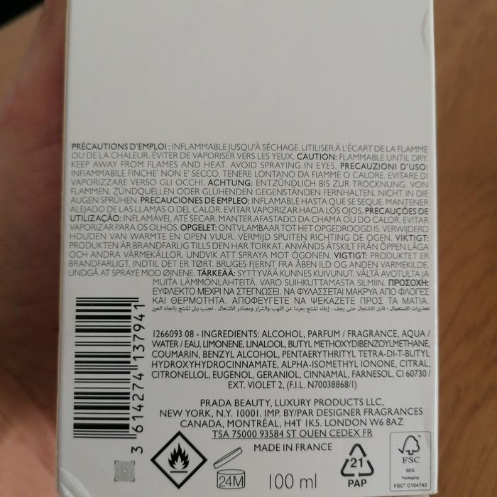 Prada luna rossa