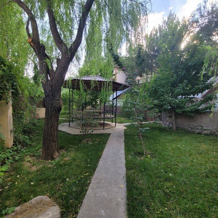 Чарвак дача семейная с бассейном и сауной до 12 человек юсуфхона dacha