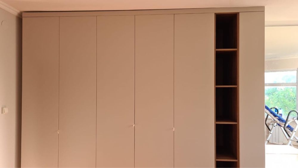 Продается шкаф для спальной комнаты