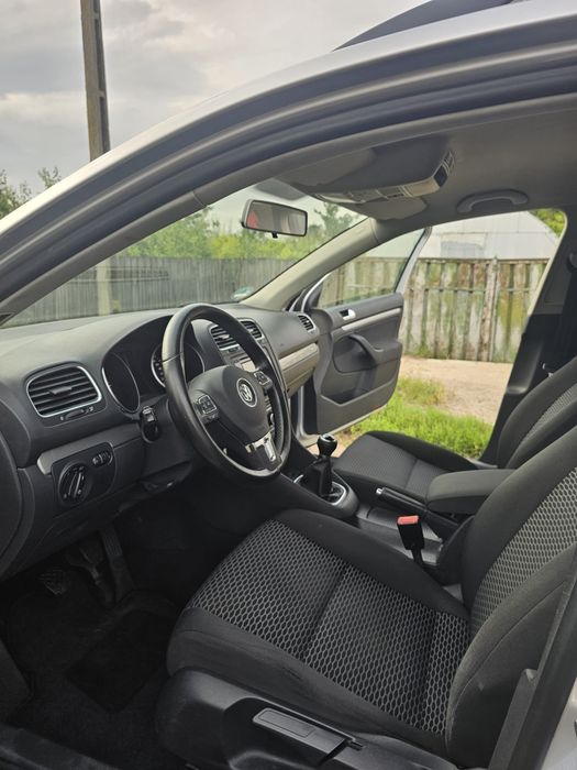 Volkswagen Golf VI