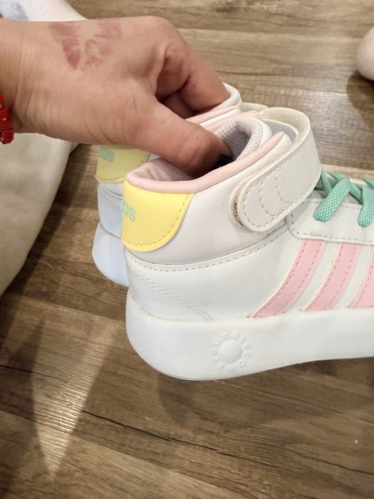 Adidas кецове момиче