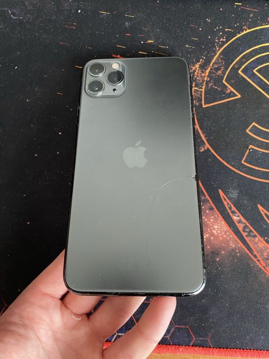 Vând iPhone 11 Pro Max 64 GB spart față/spate pentru piese sau reparație