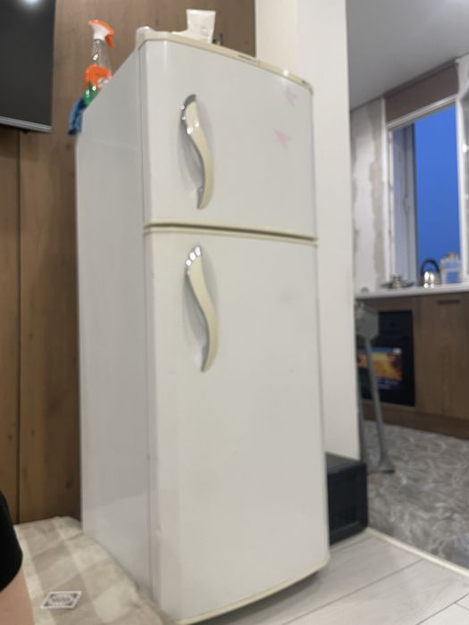 Продам холодильник