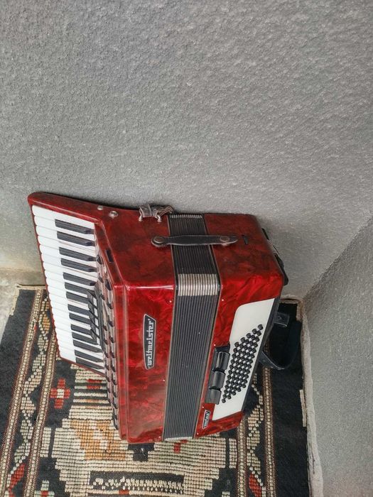 Акордеон с 60 баса