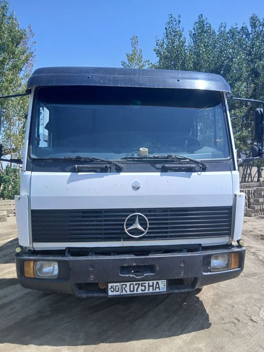 Mercedes самосвал