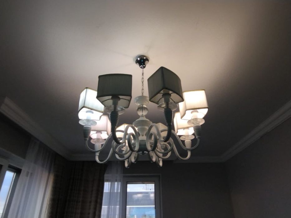 Люстры 5 шт и бра 2 шт