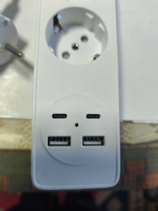 Prelungitor 5 prize, 2 m cu intrerupator, cu cablu de 10 A