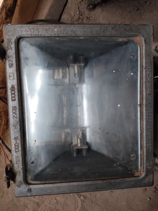 Прожектор подходит для накаливания музыкальных инструментов