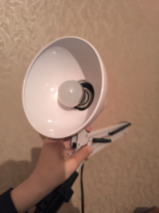 Продам лед лампу б/у