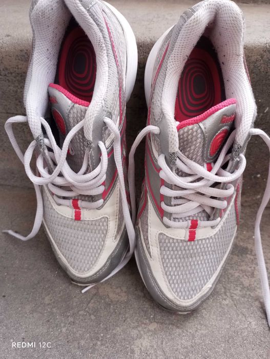 Детски оригинални маратонки.