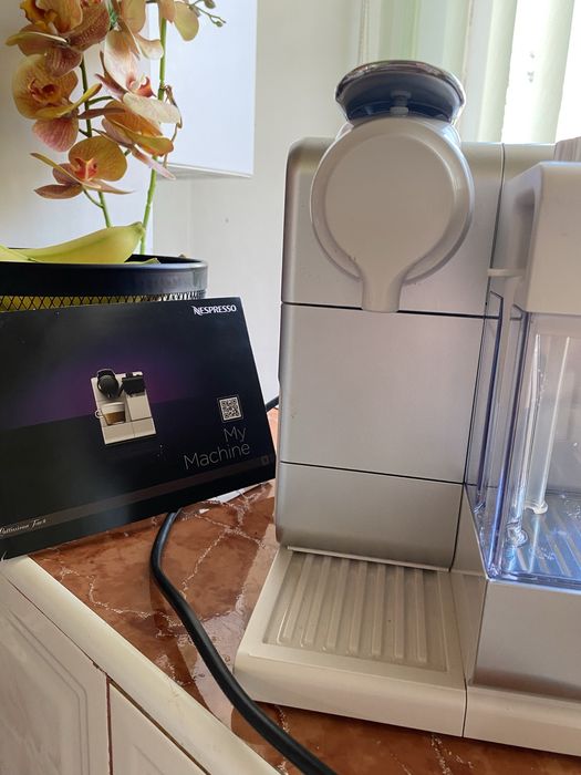 Espressor capsule Nespresso DeLonghi Lattissima Touch (Argintiu)