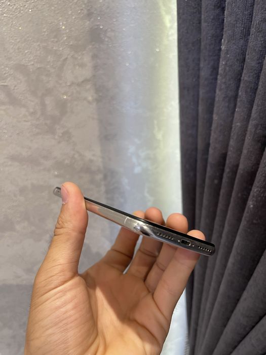 Iphone x         .