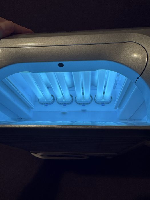 Комплект за гел лак - лампа и аксесоари